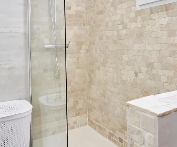 Center Penthouse With Solarium 2 Minutes From The